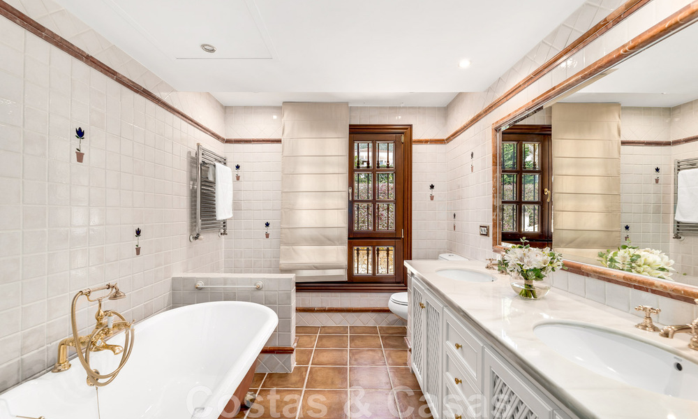 Impressionnante villa de luxe à l'architecture méditerranéenne, avec vue sur la mer, dans le quartier résidentiel recherché de Sierra Blanca, sur la Golden Mile de Marbella 42925