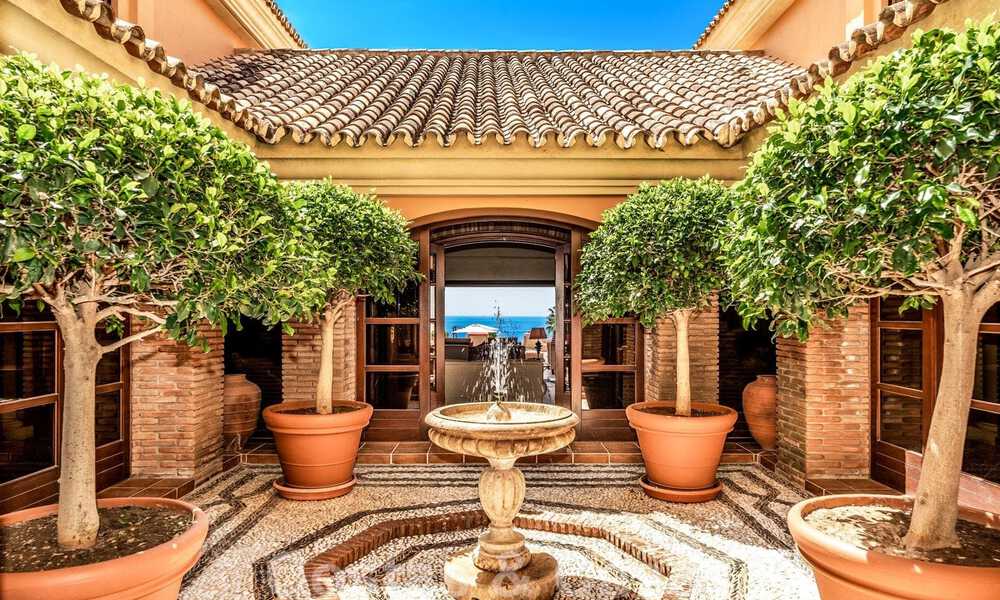 Impressionnante villa de luxe à l'architecture méditerranéenne, avec vue sur la mer, dans le quartier résidentiel recherché de Sierra Blanca, sur la Golden Mile de Marbella 42933