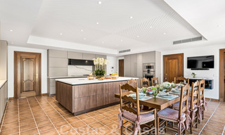 Impressionnante villa de luxe à l'architecture méditerranéenne, avec vue sur la mer, dans le quartier résidentiel recherché de Sierra Blanca, sur la Golden Mile de Marbella 42940 