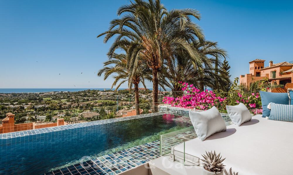 Penthouse contemporain rénové, spacieux, en duplex, avec vue panoramique sur la mer, dans une urbanisation recherchée de Nueva Andalucia, Marbella 42945