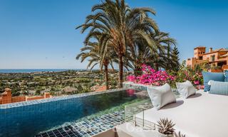 Penthouse contemporain rénové, spacieux, en duplex, avec vue panoramique sur la mer, dans une urbanisation recherchée de Nueva Andalucia, Marbella 42945 