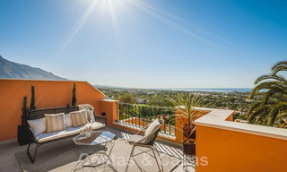 Penthouse contemporain rénové, spacieux, en duplex, avec vue panoramique sur la mer, dans une urbanisation recherchée de Nueva Andalucia, Marbella 42963 