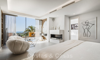 Penthouse contemporain rénové, spacieux, en duplex, avec vue panoramique sur la mer, dans une urbanisation recherchée de Nueva Andalucia, Marbella 42971 