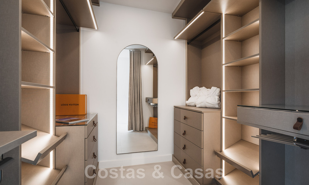 Penthouse contemporain rénové, spacieux, en duplex, avec vue panoramique sur la mer, dans une urbanisation recherchée de Nueva Andalucia, Marbella 42974