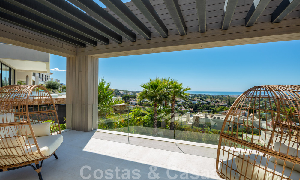 Villa de luxe de style contemporain à vendre avec vue sur la mer dans la vallée du golf de Nueva Andalucia à Marbella 43299