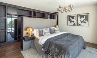 Villa de luxe de style contemporain à vendre avec vue sur la mer dans la vallée du golf de Nueva Andalucia à Marbella 43300 