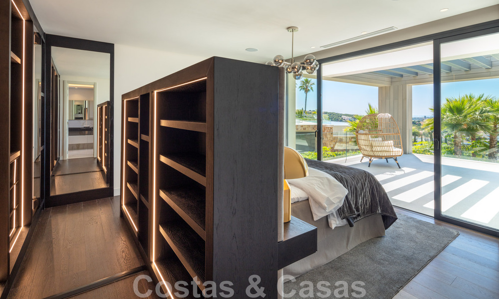 Villa de luxe de style contemporain à vendre avec vue sur la mer dans la vallée du golf de Nueva Andalucia à Marbella 43301
