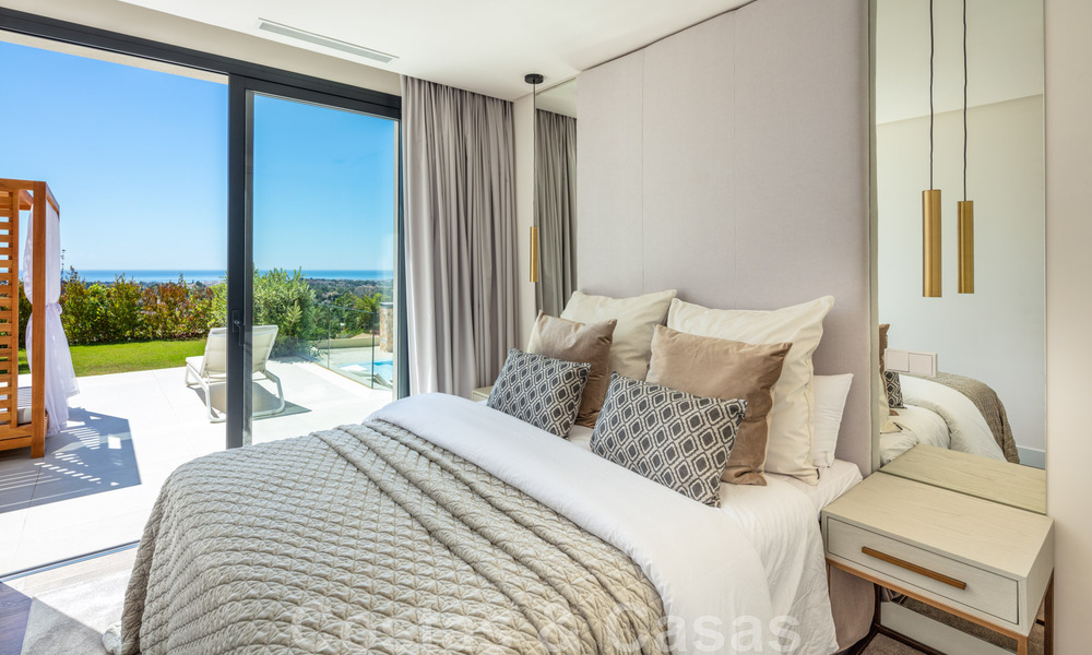 Villa de luxe de style contemporain à vendre avec vue sur la mer dans la vallée du golf de Nueva Andalucia à Marbella 43304