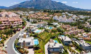 Villa de luxe de style contemporain à vendre avec vue sur la mer dans la vallée du golf de Nueva Andalucia à Marbella 43309 