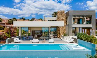 Villa de luxe de style contemporain à vendre avec vue sur la mer dans la vallée du golf de Nueva Andalucia à Marbella 43311 
