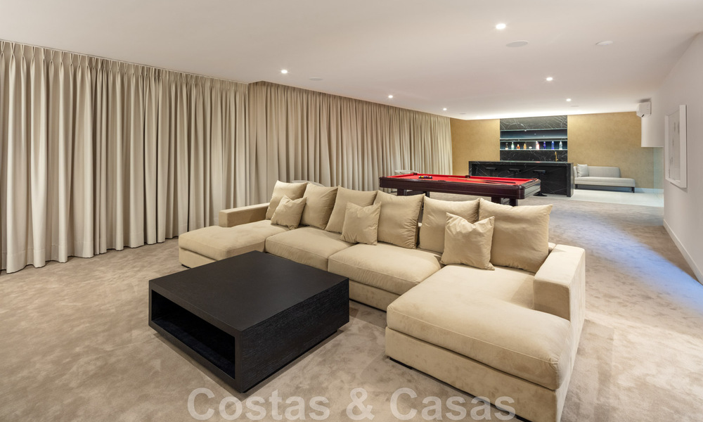 Villa de luxe de style contemporain à vendre avec vue sur la mer dans la vallée du golf de Nueva Andalucia à Marbella 43313