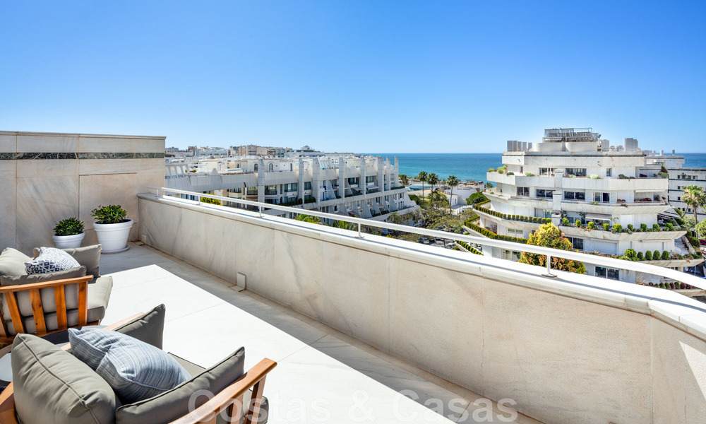 Penthouse de luxe à vendre, rénové dans un style contemporain, avec vue sur la mer dans un complexe sécurisé de la ville de Marbella 43102