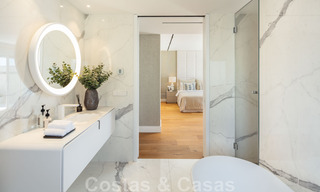 Penthouse de luxe à vendre, rénové dans un style contemporain, avec vue sur la mer dans un complexe sécurisé de la ville de Marbella 43108 