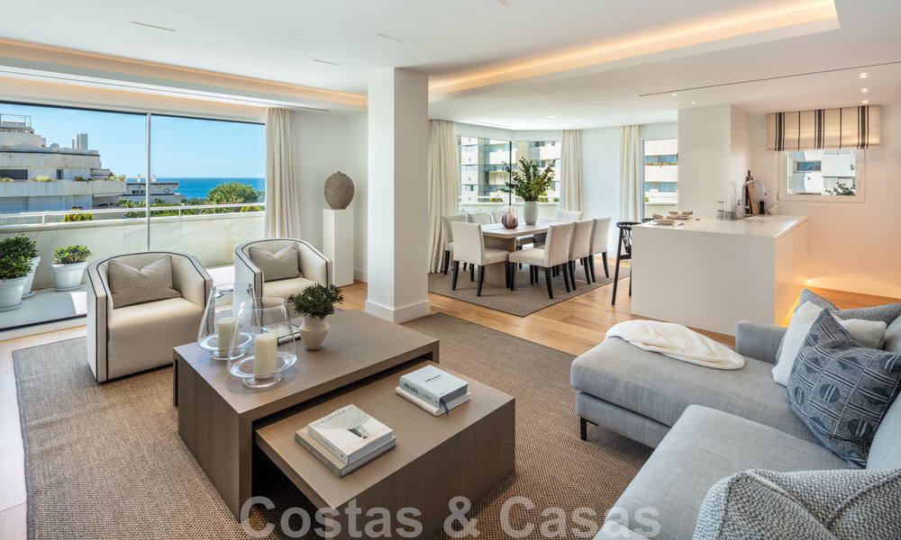 Penthouse de luxe à vendre, rénové dans un style contemporain, avec vue sur la mer dans un complexe sécurisé de la ville de Marbella 43114