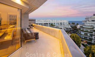 Penthouse de luxe à vendre, rénové dans un style contemporain, avec vue sur la mer dans un complexe sécurisé de la ville de Marbella 43119 