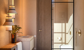 Fantastique, villa de luxe à vendre de style contemporain, à distance de marche de toutes les commodités et des plages du Golden Mile, Marbella 43203 