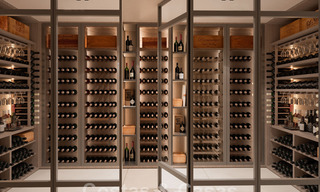 Fantastique, villa de luxe à vendre de style contemporain, à distance de marche de toutes les commodités et des plages du Golden Mile, Marbella 43211 