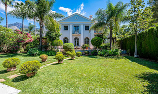 Villa familiale romantique de style classique à vendre, dans l'un des quartiers résidentiels les plus exclusifs et protégés de la Golden Mile de Marbella 43010 
