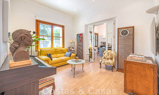 Villa familiale romantique de style classique à vendre, dans l'un des quartiers résidentiels les plus exclusifs et protégés de la Golden Mile de Marbella 43019 