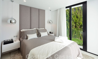 Belle villa contemporaine à vendre au cœur de la vallée du golf de Nueva Andalucia, à Marbella 43041 