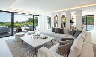 Belle villa contemporaine à vendre au cœur de la vallée du golf de Nueva Andalucia, à Marbella 43050 