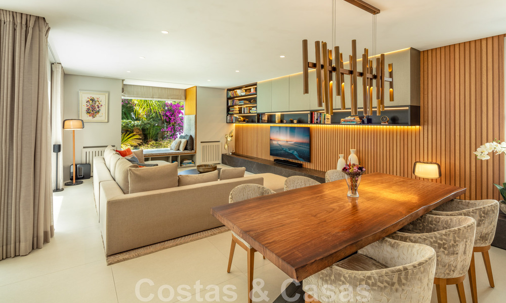 Charmante villa de luxe moderne à vendre dans une prestigieuse communauté résidentielle située sur le Golden Mile de Marbella 43276