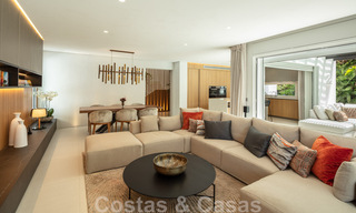 Charmante villa de luxe moderne à vendre dans une prestigieuse communauté résidentielle située sur le Golden Mile de Marbella 43278 