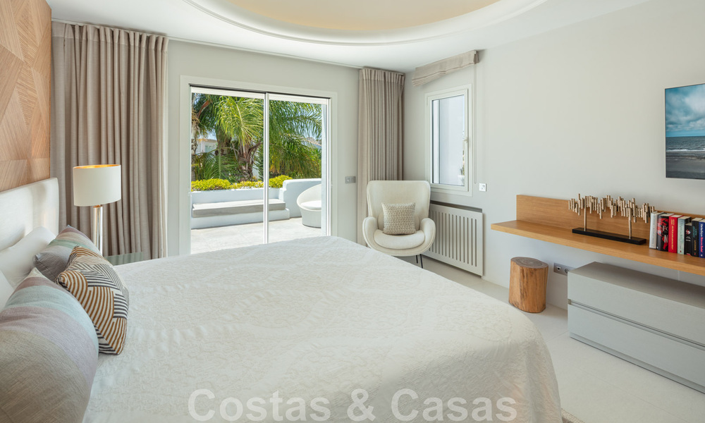 Charmante villa de luxe moderne à vendre dans une prestigieuse communauté résidentielle située sur le Golden Mile de Marbella 43284