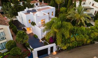 Charmante villa de luxe moderne à vendre dans une prestigieuse communauté résidentielle située sur le Golden Mile de Marbella 43286 