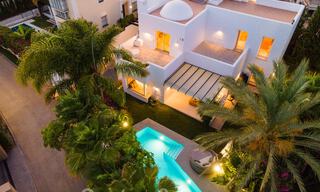 Charmante villa de luxe moderne à vendre dans une prestigieuse communauté résidentielle située sur le Golden Mile de Marbella 43287 