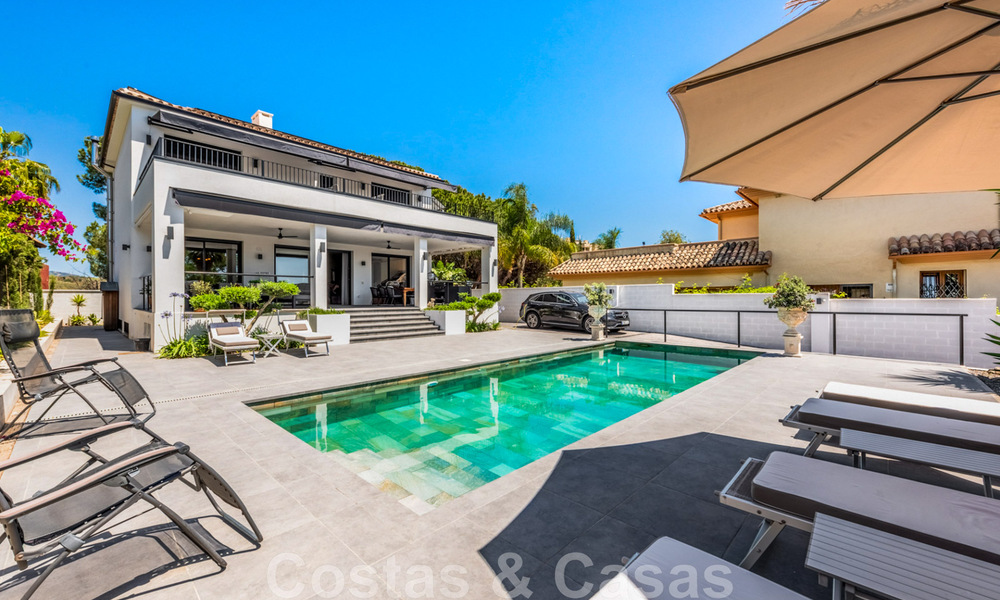 Villa contemporaine économe en énergie à vendre avec vue sur la mer dans un quartier résidentiel recherché près de Rio Real et de la ville de Marbella 43242
