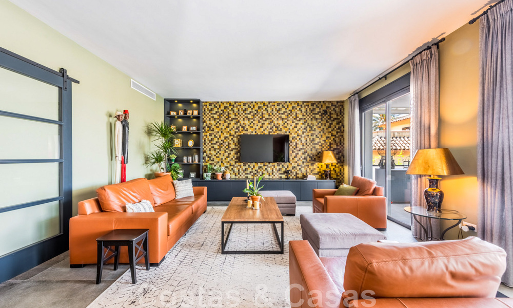 Villa contemporaine économe en énergie à vendre avec vue sur la mer dans un quartier résidentiel recherché près de Rio Real et de la ville de Marbella 43254