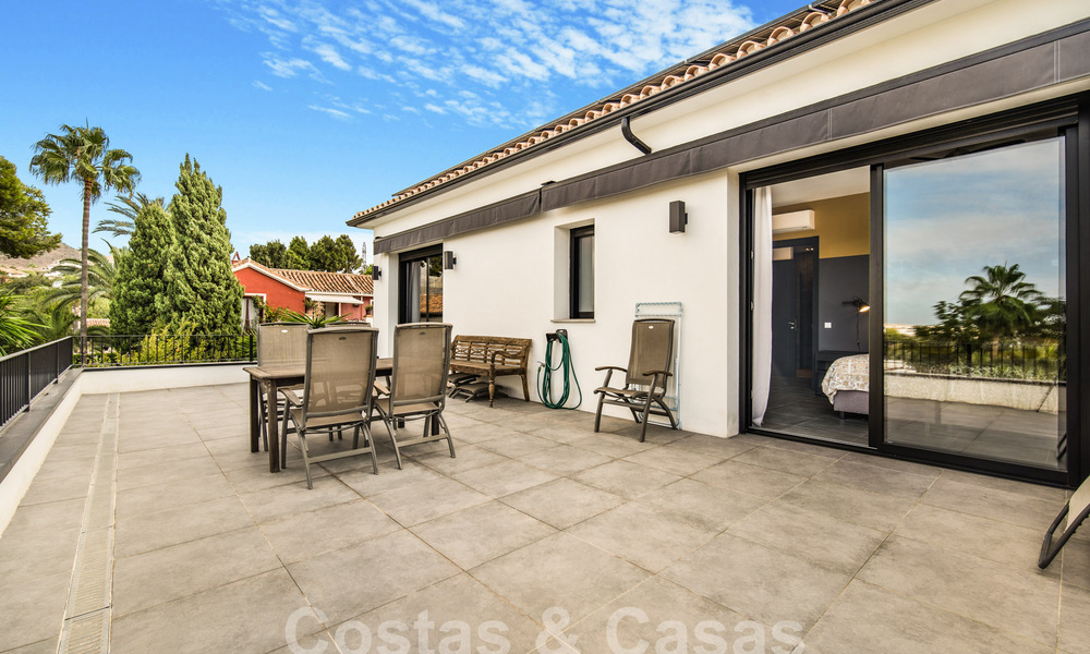 Villa contemporaine économe en énergie à vendre avec vue sur la mer dans un quartier résidentiel recherché près de Rio Real et de la ville de Marbella 57704