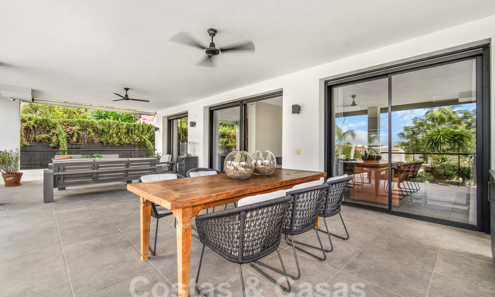 Villa contemporaine économe en énergie à vendre avec vue sur la mer dans un quartier résidentiel recherché près de Rio Real et de la ville de Marbella 57714
