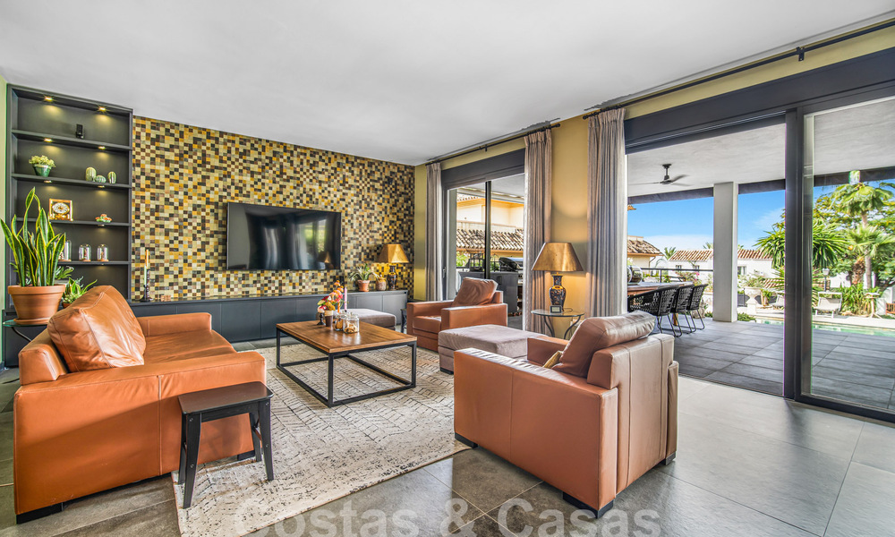Villa contemporaine économe en énergie à vendre avec vue sur la mer dans un quartier résidentiel recherché près de Rio Real et de la ville de Marbella 57724