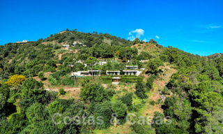 Nouvelle sur le marché ! Villa design innovante à vendre, complètement nichée dans la nature environnante, avec de superbes vues panoramiques à Benahavis - Marbella 43348 