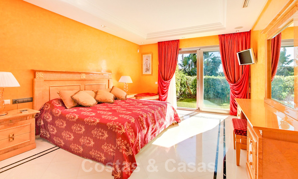 Appartement exclusif avec vues sur jardin et plage à vendre à Puerto Banús, Marbella 23043