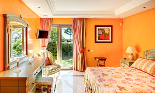 Appartement exclusif avec vues sur jardin et plage à vendre à Puerto Banús, Marbella 23046 
