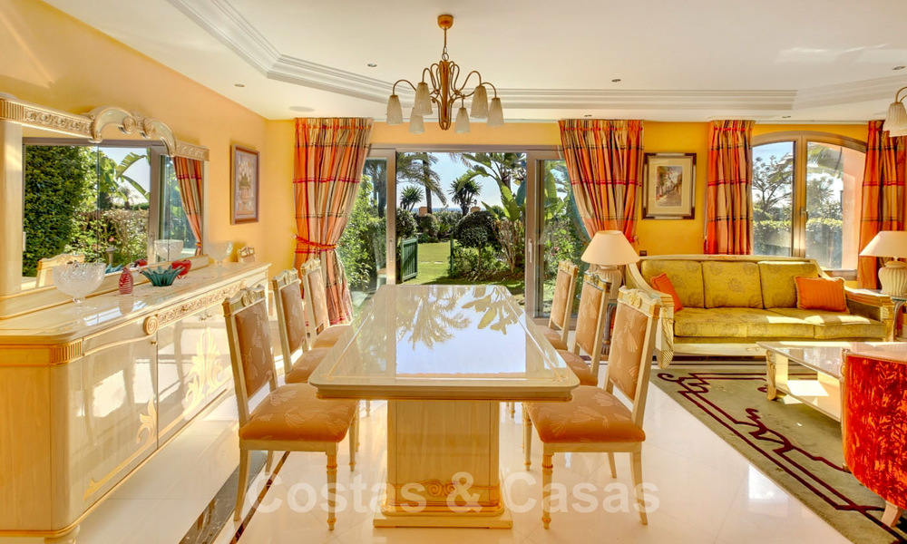 Appartement exclusif avec vues sur jardin et plage à vendre à Puerto Banús, Marbella 23049