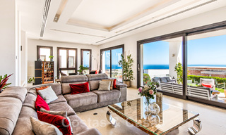 Villa contemporaine de luxe à vendre, située en position élevée avec vue panoramique sur la mer, à Marbella Est 43817 