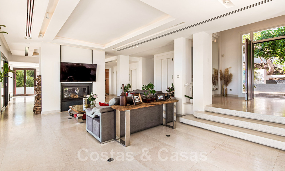 Villa contemporaine de luxe à vendre, située en position élevée avec vue panoramique sur la mer, à Marbella Est 43818