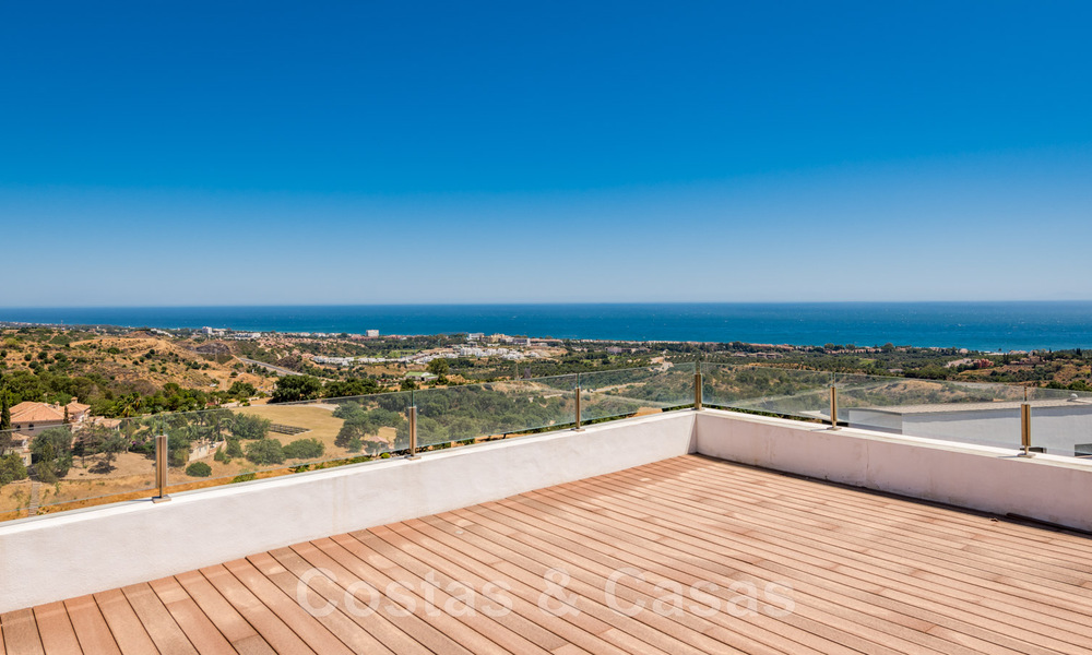 Villa contemporaine de luxe à vendre, située en position élevée avec vue panoramique sur la mer, à Marbella Est 43825