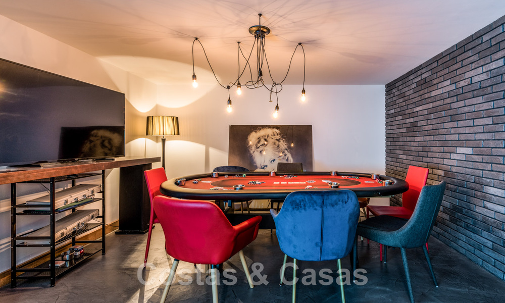 Villa contemporaine de luxe à vendre, située en position élevée avec vue panoramique sur la mer, à Marbella Est 43827