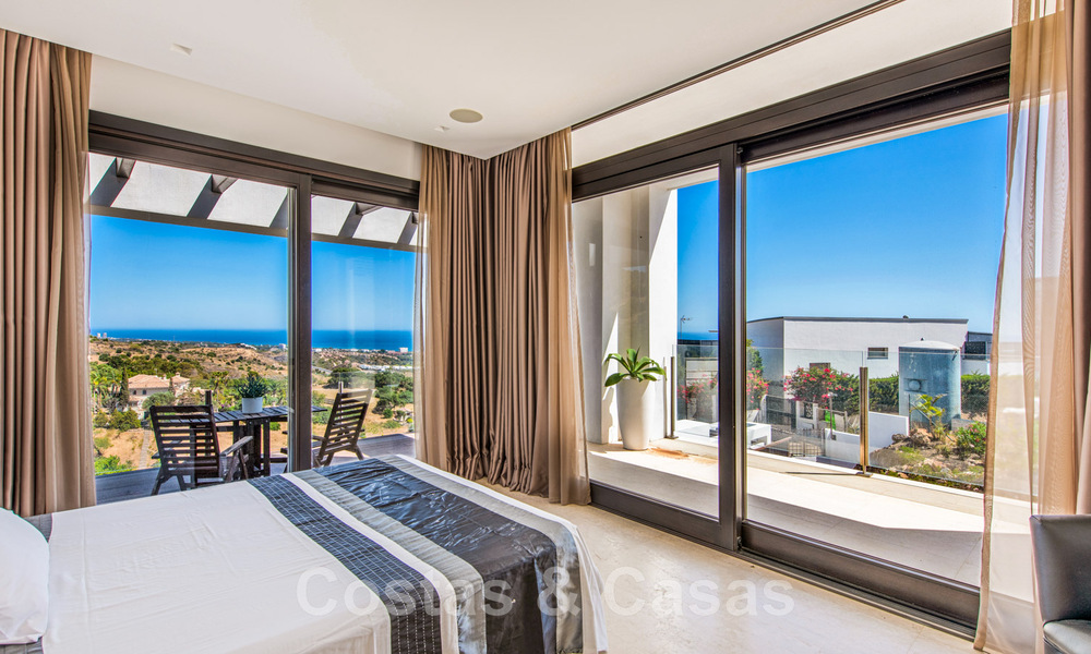 Villa contemporaine de luxe à vendre, située en position élevée avec vue panoramique sur la mer, à Marbella Est 43833