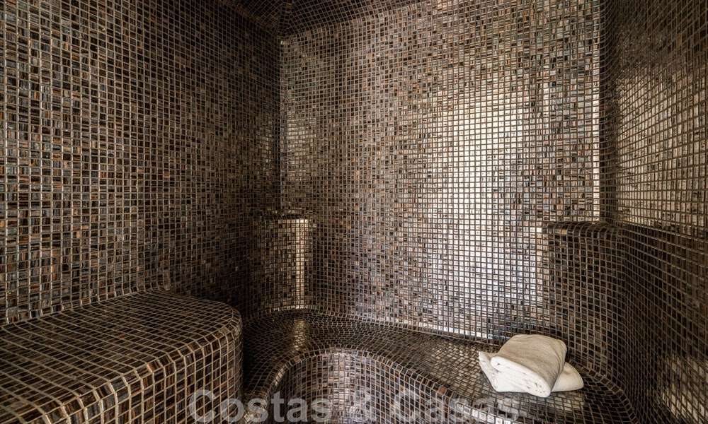 Villa contemporaine de luxe à vendre, située en position élevée avec vue panoramique sur la mer, à Marbella Est 43837