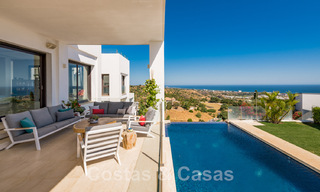 Villa contemporaine de luxe à vendre, située en position élevée avec vue panoramique sur la mer, à Marbella Est 43842 