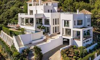 Villa contemporaine de luxe à vendre, située en position élevée avec vue panoramique sur la mer, à Marbella Est 43846 