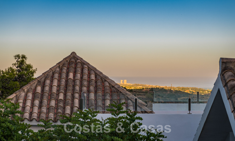 Villa contemporaine de luxe à vendre, située en position élevée avec vue panoramique sur la mer, à Marbella Est 43848