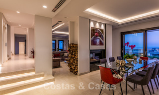 Villa contemporaine de luxe à vendre, située en position élevée avec vue panoramique sur la mer, à Marbella Est 43851 
