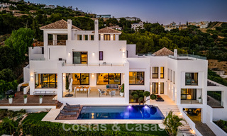 Villa contemporaine de luxe à vendre, située en position élevée avec vue panoramique sur la mer, à Marbella Est 43863 